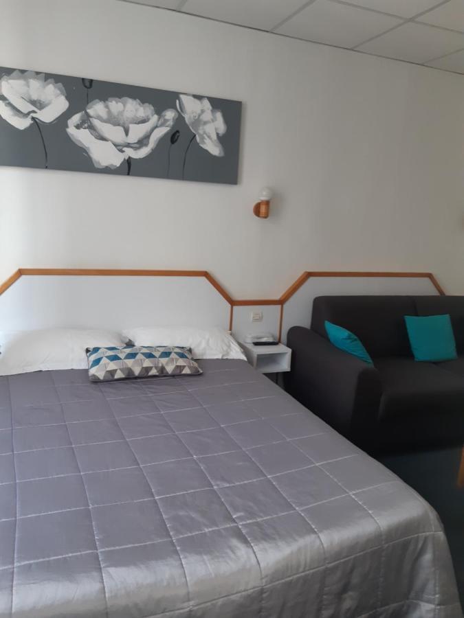 Hotel De La Croix De Malte Cherbourg-en-Cotentin Εξωτερικό φωτογραφία